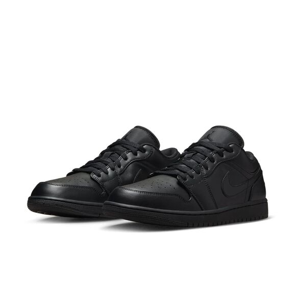 Jordan 1 Low Triple Black (2022). SIZE 10.5 - 553558-093